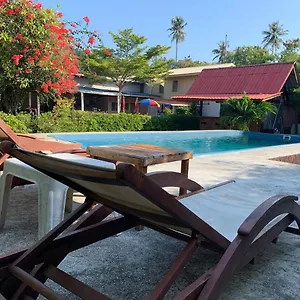 https://phi-phi-little-star-resort.hotelskophiphi.com